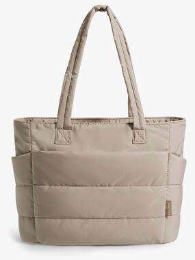 BagSmart Tote Bag in color Taupe. Light weight, puffy, quilted. Great for travel